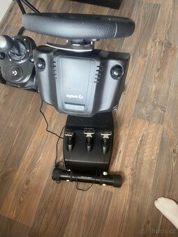 Volant Logitech G29 + pedály + řadící páka + stojan - 2