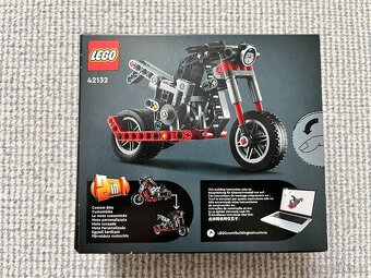 LEGO Technic 42132 Motorka - 2