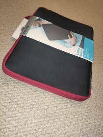 Belkin Neoprene Laptop Sleeve 15.6", černá - 2