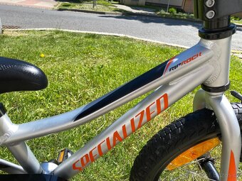 16" dětské kolo Specialized Riprock s alu rámem a kolečky - 2