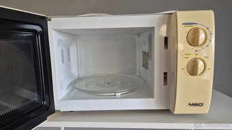Mikrovlnná trouba MBO MW800 - 2