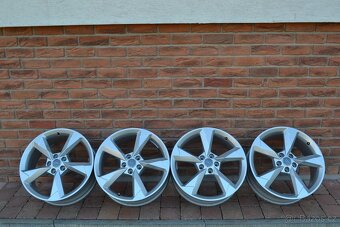 5x112 R19 Hliníkové disky Originál Audi Q3 - 2