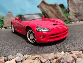 prodám model 1:18 dodge viper SRT10 - 2