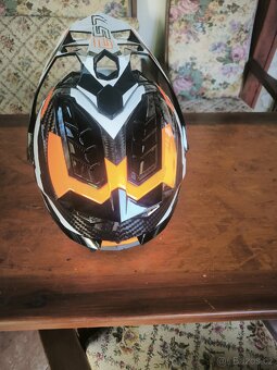 Helma na motorku LS2 - 2