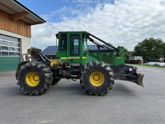 Lesní traktor JOHN DEERE 540G III - 2