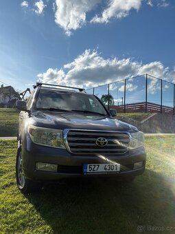 Toyota Land Cruiser 200 - 2