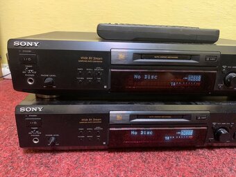 2x Sony MDS-JE520 s jedním dálkovým ovladačem - 2