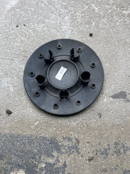 Středová poklička VW Caddy r15 - 2