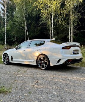 Kia Stinger GT 3.3 V6 2020 , Servis jen Kia - 2