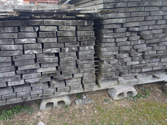 Prodám smrkové fošny a hranoly (krovy) - 2