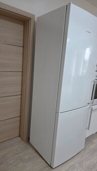 Lednice se samostatným mrazákem Bosch - 2