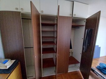 Šatní skříň - 2