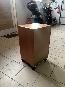 Zásuvková škříňka - 2