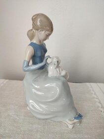 Royal dux dievča so psom porcelánová soška - 2