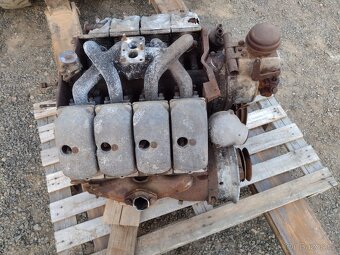motor z elektrocentrály 15 kVA Tatra 603 / 805 - 2