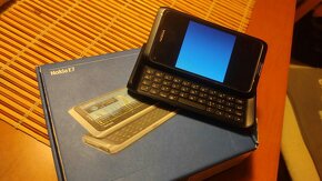 Nokia E7 - 2