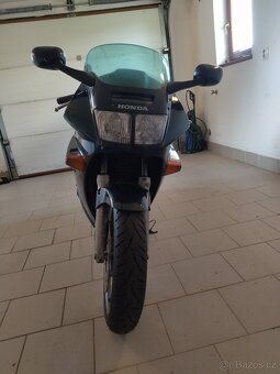 Honda VFR 750 F - 2