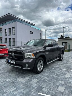 Dodge Ram 1500 V8 hemi 2015 - 2
