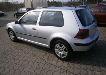 Volkswagen Golf 1.4i 16v serviska benzín manuál 55 kw - 2