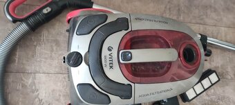 Vysavač Vitek 1800 W - 2