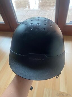 jezdecká helma - 2