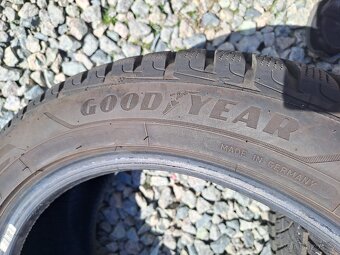 ZIMNÍ PNEU GOOD YEAR 225/50 R 17 ULTRAGRIP - 2