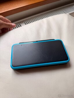 New Nintendo 2ds xl + 2 3ds hry - 2