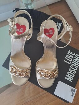 Love Moschino luxusní zlaté sandály - 2