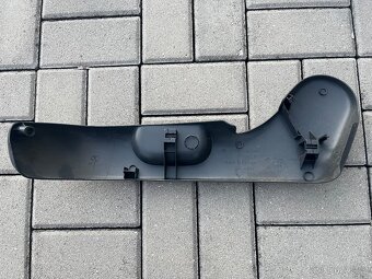 Kryt sedačky řidiče pravý Seat Alhambra VW Sharan 7M3881318 - 2
