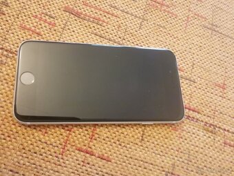 Apple iPhone SE 2020 64 GB - 2
