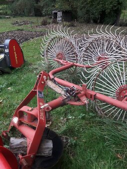 Paprskový obraceč a shrnovač sena Sunce - 2