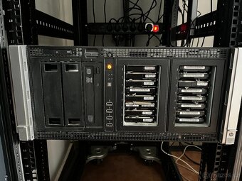 HP ProLiant ML350p Gen8 – server s 16×146 GB 15 k SAS + RAID - 2