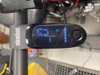 Ninebot Kickscooter F2 - 2