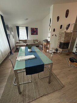 Jídelní stůl a židle - 2