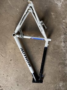 Rám Author 19” - 2