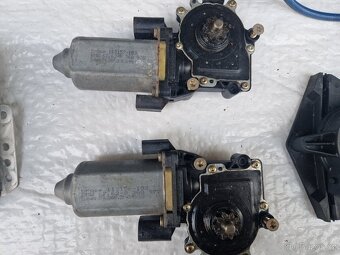 BMW e36 328i mix dílů - 2