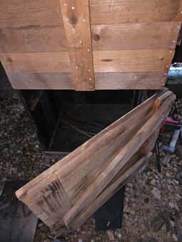 Dřevěná udírna - 2