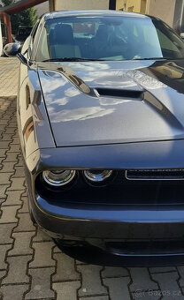 Dodge Challenger - 2