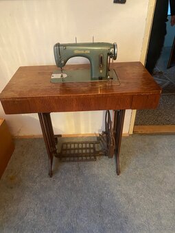 Šicí stroj - 2