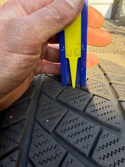 Zimní pneu 255/45/19 - 2