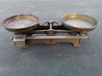 Predám starožitné váhy - 2