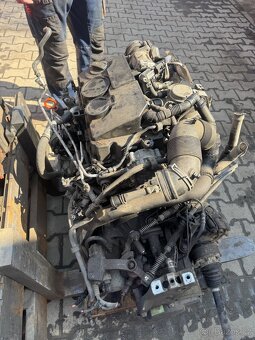 Motor kompletní BLS 1.9 77kW včetně převodovky - 2