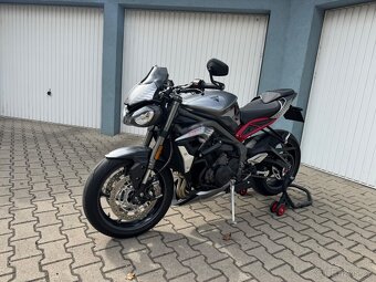 Triumph Street Triple 765 RS s doplňky přes 20 tis., 790 km - 2