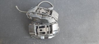 BMW E38 přední brzdiče - 2