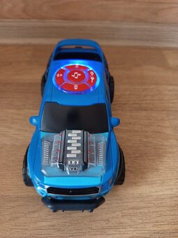 Multifunkční auto. - 2