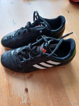 Dětské sálovky adidas vel.35 - 2