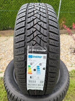 Zimní Dunlop 205/55 R17 NOVÉ - 2