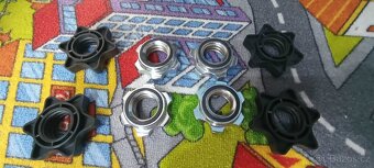 Nakládací činky + bandáže z GymBeam - 2