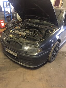 Prodám přední světka Xenon Octavia 1 rs - 2