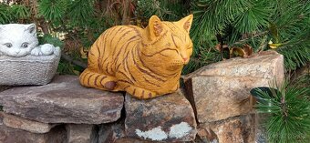 Zahradní dekorace- Dřímající kočka 1 - 2